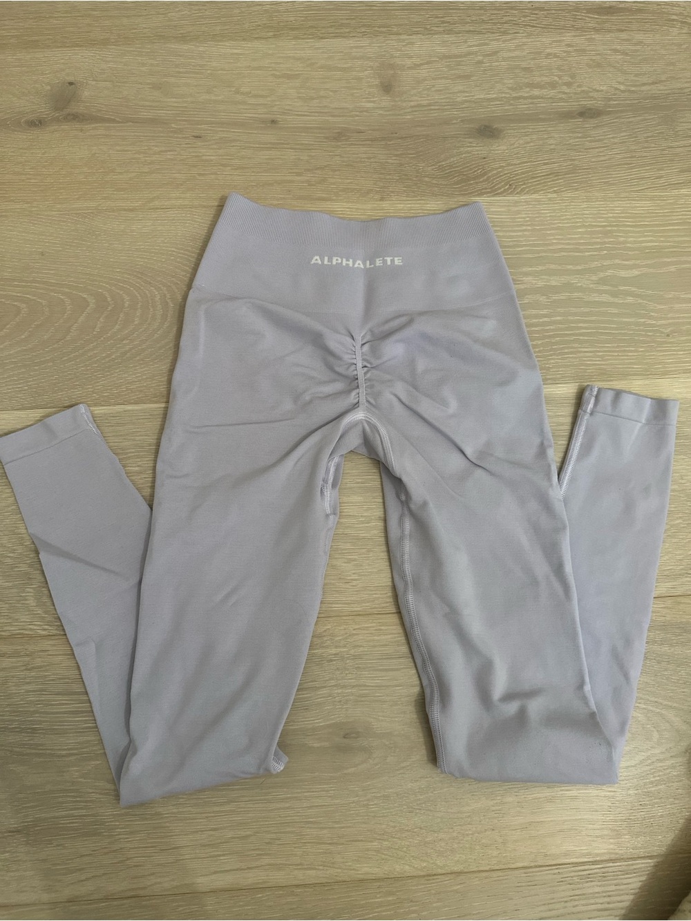 Alphalete Light Lavender Scrunch Butt Seamless Leggings